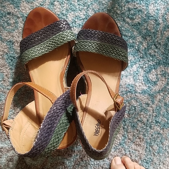 Sky high braided wedges - Picture 4 of 4